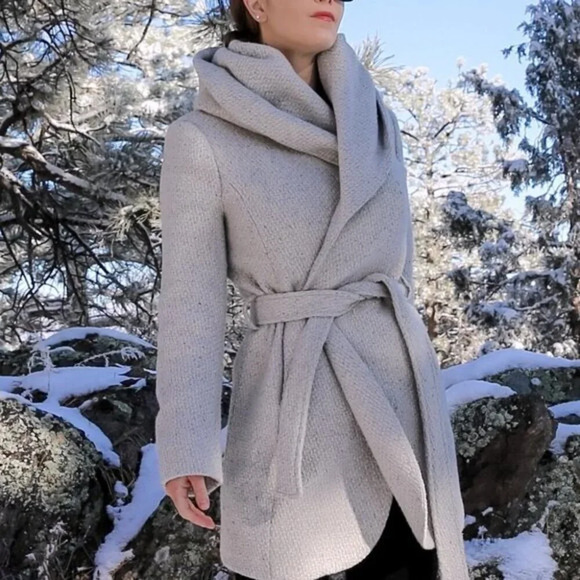 Wear two ways coat - Picture 1 of 8